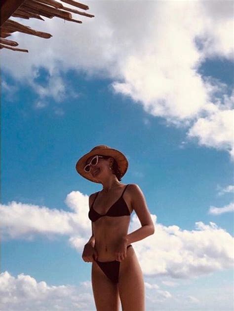 Sunsoaked Zoey Deutch Zoey Mini Bikini