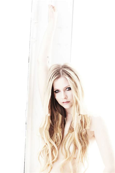 Collection Of The Hottest Avril Lavigne Pictures Bonus Topless Photo
