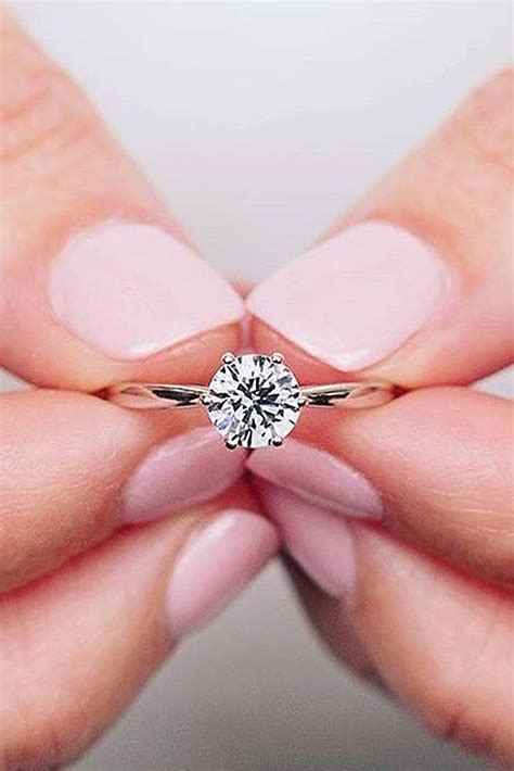 27 Simple Engagement Rings For Girls Who Love Classic Style
