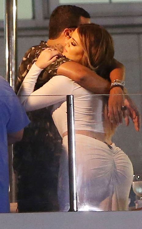 11 Times Khloé Kardashian S Butt Was The Butt Of All Butts E News