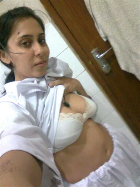 indian nurse ne chut aur boobs dikhaye hot antarvasna photos