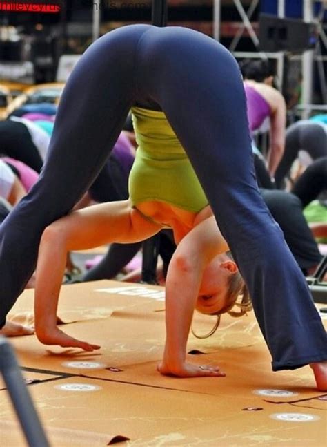 tight yoga pants on sexy girls sexy asses