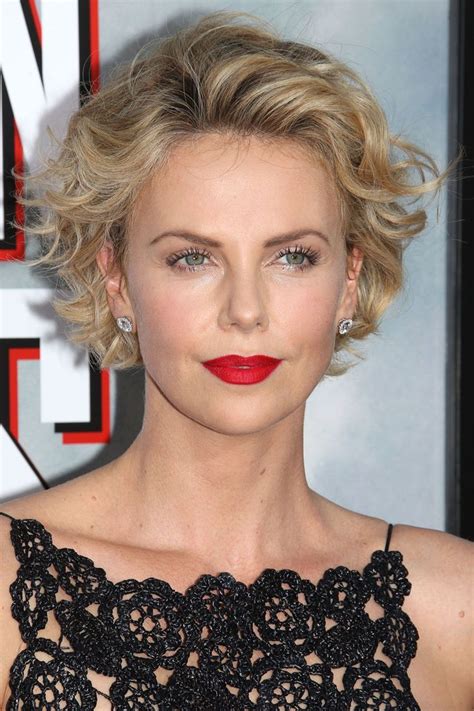 Charlize Theron Short Hair Charlize Theron Short Hairstyle Celebrity