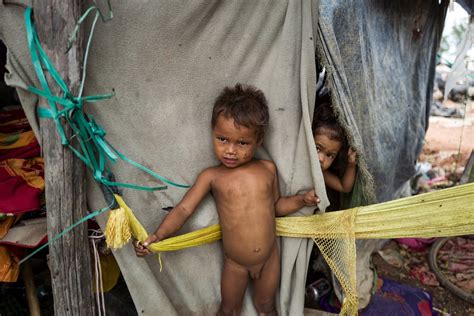 vietnamese slum girls