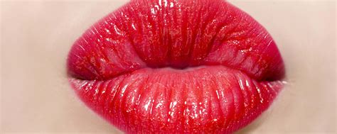free download kiss girl lipstick close up wallpaper background dual monitor [2560x1024] for your