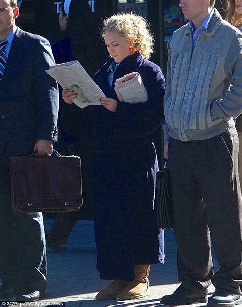 the carrie diaries annasophia robb swaps frumpy dressing gown for skintight skirt on set
