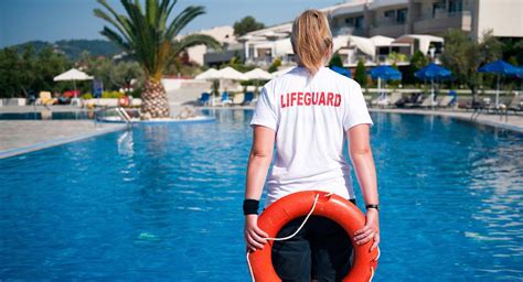 5 horrifying things only lifeguards know about public