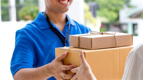 parcel carriers  track  deliver  time  peak season supply  demand chain executive