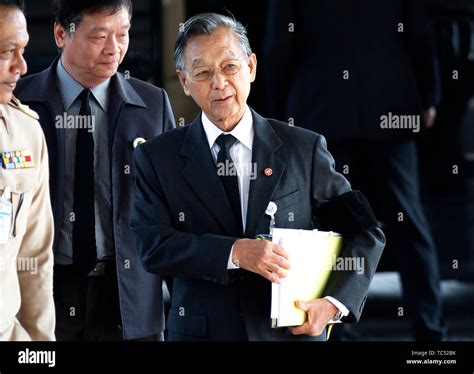 parliament speaker chuan leekpai  arrives   parliament  vote