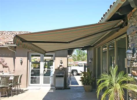 buying guide choosing  retractable patio awning