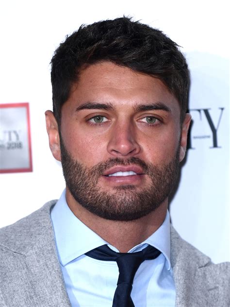 love island set to pay tribute to late mike thalassitis in