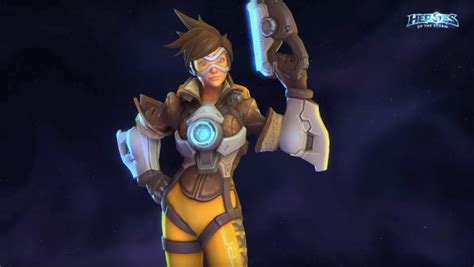 tracer from overwatch is making her way to heroes of the