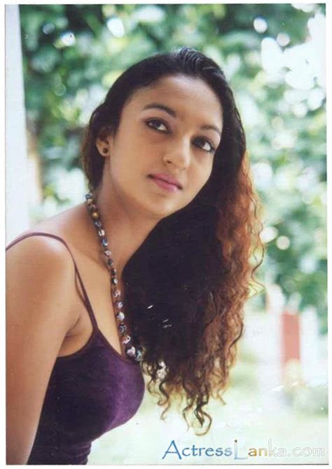 lankan hot actress model tv presenter singer pics photos