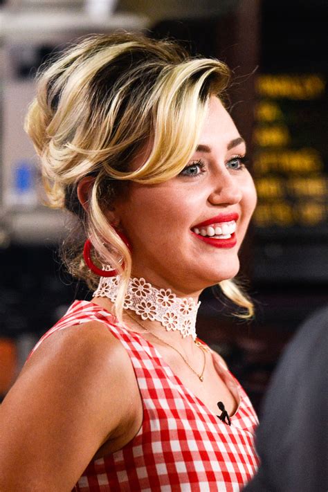 Miley Cyrus Best Hairstyles Of All Time 54 Miley Cyrus Hair Cuts And