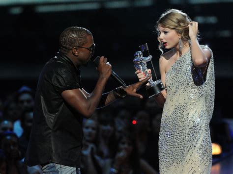 15 most embarrassing award show moments that ll make you cringe all