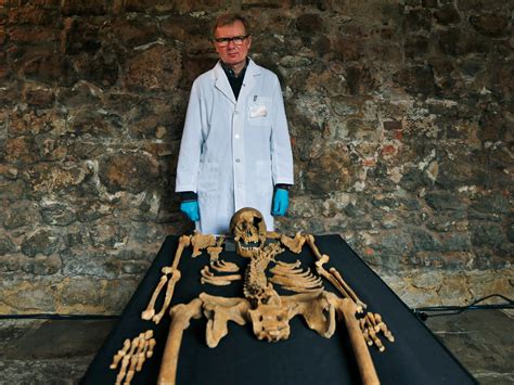 skeletons  black death victims discovered  excavations