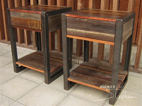 nachtkast met staal en oud hardhout signed  stephen industriele tafel staal meubels