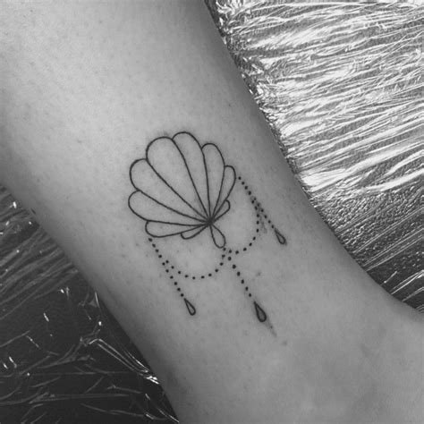 irresistible shell tattoos   shell tattoos tattoos seashell tattoos