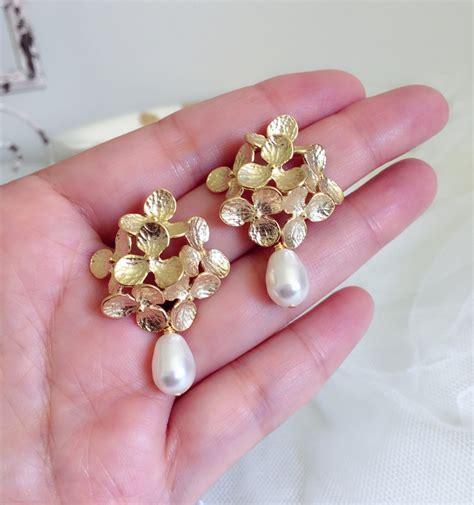 gold bridal earrings vintage style romantic wedding earrings pearl earrings hydrangea flower