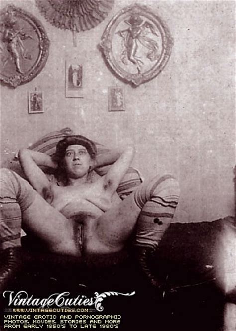 sexy naked beauty in vintage photos in porno of year 1920