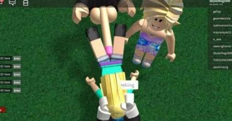 roblox juegos nombres six year old girl invited into