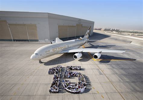 etihad airways celebra  anos desde su primer vuelo comercial