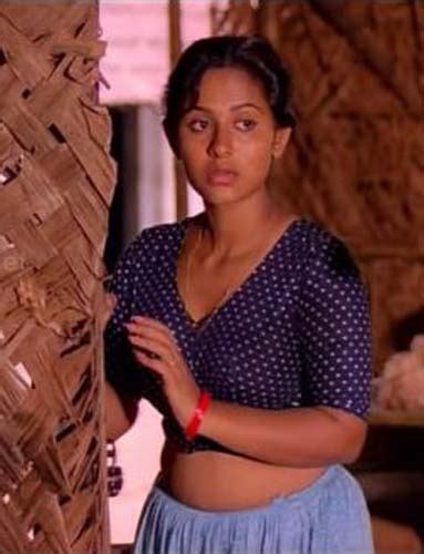 Roseaunty Serial Actress Beena Antony Hot Cleavage Show