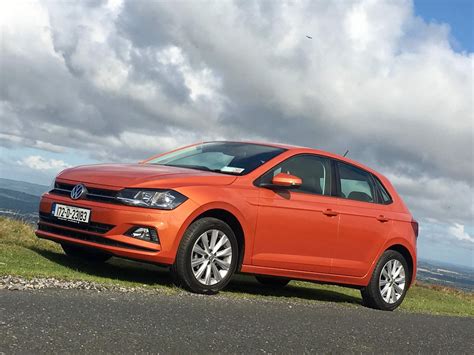 volkswagen polo  litre review changing lanes