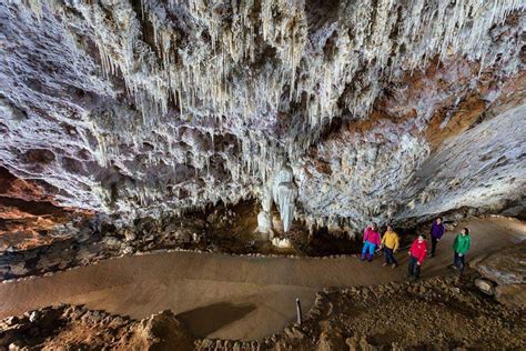 viajes moteros en pareja las cuevas espanolas mas alucinantes primera parte