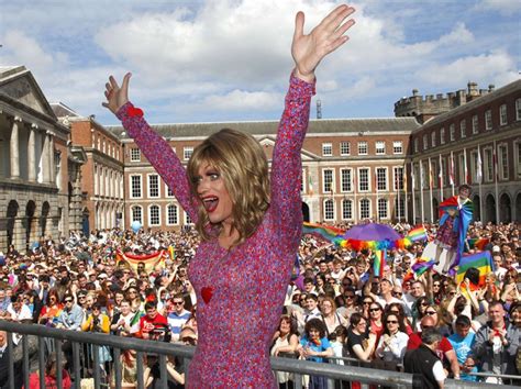 Photos Yes Au Mariage Gay En Irlande Bisous En Série à Dublin
