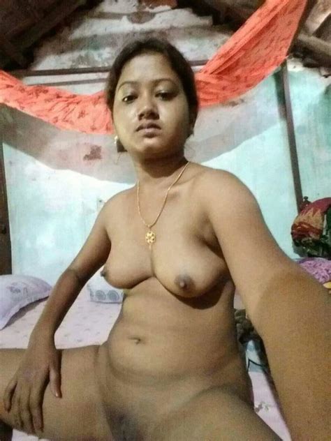 Indian Village Married Women Showing Her Tits And Pussy