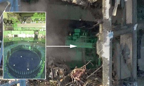 japanese tsunami and earthquake nuclear fuel rods exposed daily mail