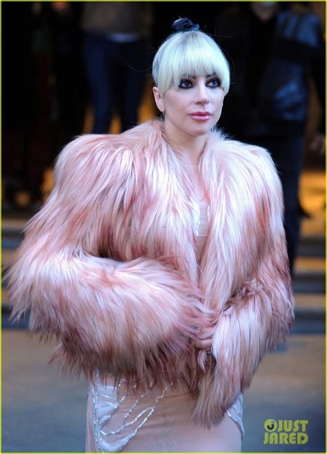 Lady Gaga Wears A Pink Fur Coat In Milan Photo 4016380 Lady Gaga