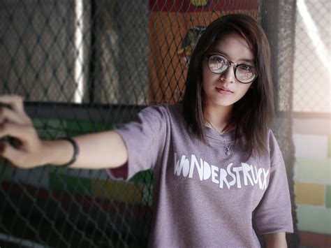 glasses pure chinese girl hd photo wallpaper preview