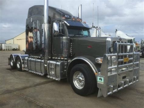 peterbilt  primemover truck dealers australia