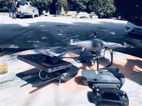 dji phantom  sa sortie repoussee par deux nouveaux drones flying eye
