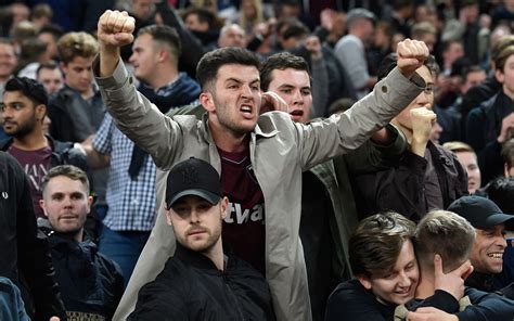 ‘i’d Be Very Upset’ Some West Ham Fans React After Hearing Leeds Want