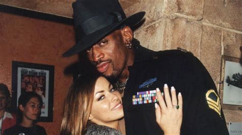 carmen electra and dennis rodman had sex all over the bulls court