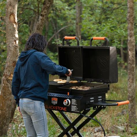 blackstone tailgater   portable griddle  grill combo  overlanded