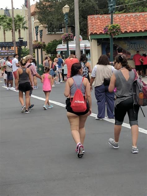 saw this girl s butt hanging out for everyone to see while