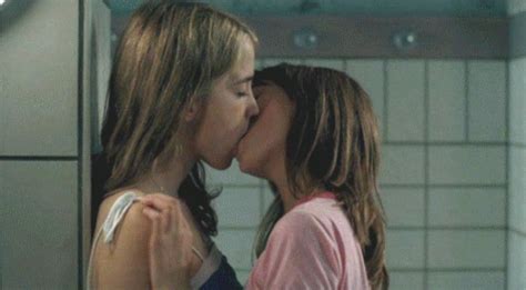 film tv lesbian kiss off