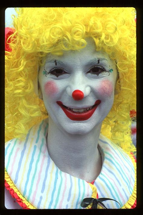 pin  scott webber  clowns   thousands female clown clown