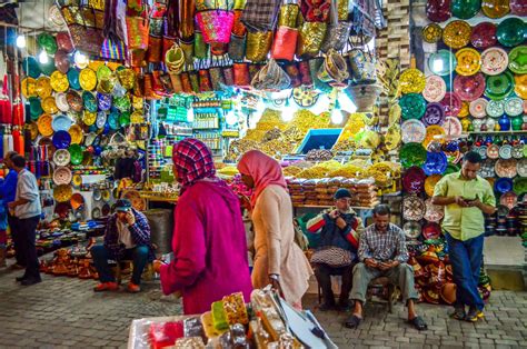 negotiation  marrakech souks guide  haggling shopping tips