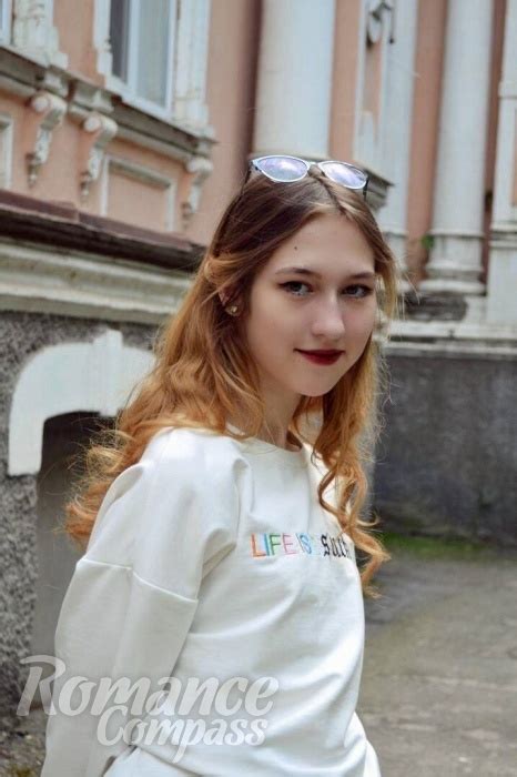 date ukraine single girl vladislava green eyes blonde hair 20 years