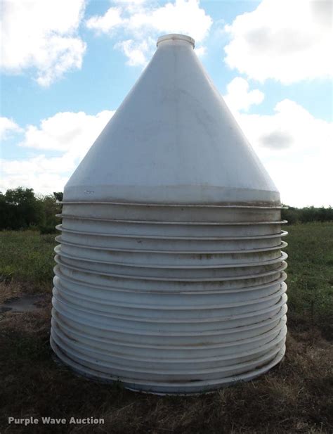 approximately  bulk feed bin cones  princeton mo item dp