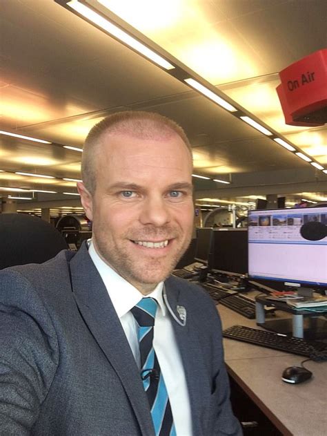 bbc weather presenter simon king unveils the results of his new hair