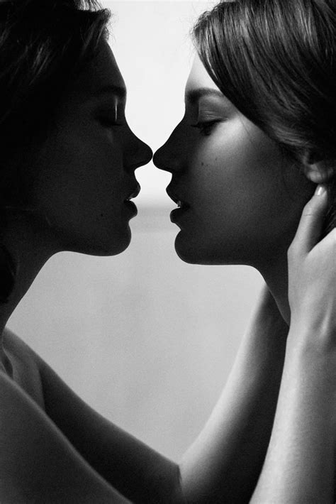 Lea Seydoux Adele Léa Seydoux Lesbians Kissing Lesbian Love Lgbtq