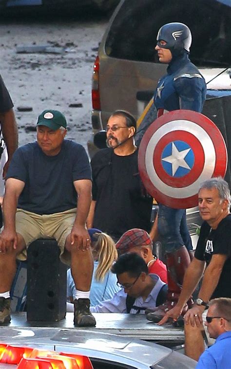 Chris Evans’ New Captain America Outfit In ‘the Avengers