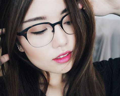 10 makeup tutorials for people who wear glasses