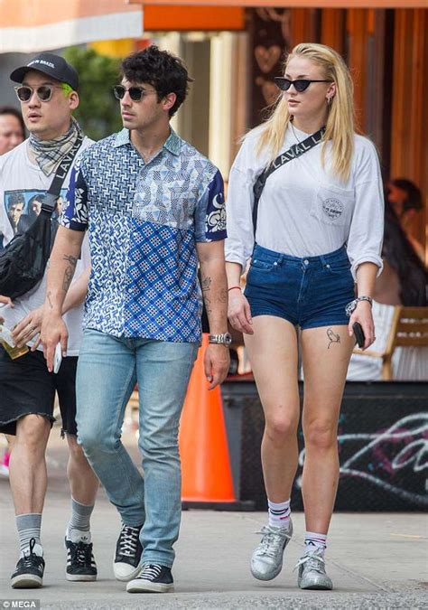 Sophie Turner Shows Off Her Long Legs With Joe Jonas In Nyc Daily